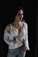 Late-Night Warmth & Intimate Vibes